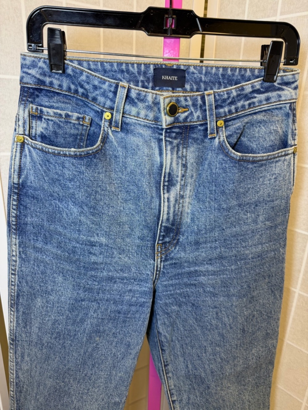 KHAITE
Abigail Stretch cropped high-rise straight-leg jeans
Color: Light denim - Picture 6 of 11